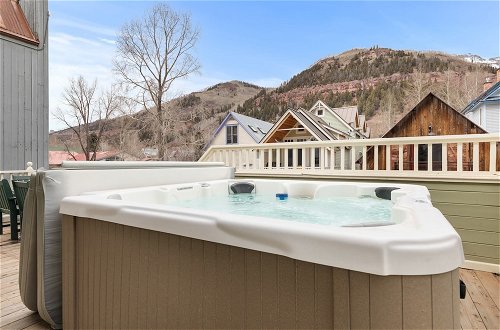 Photo 12 - Legacy House by Avantstay Beautiful 4 BR Home in Great Location w/ Hot Tub