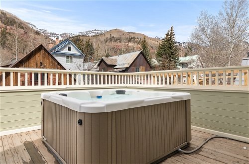 Photo 15 - Legacy House by Avantstay Beautiful 4 BR Home in Great Location w/ Hot Tub