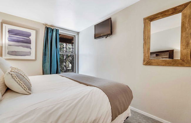 Pinegrove by Avantstay Beautiful Villas Condo Just Outside Tahoe City! - Foto 14