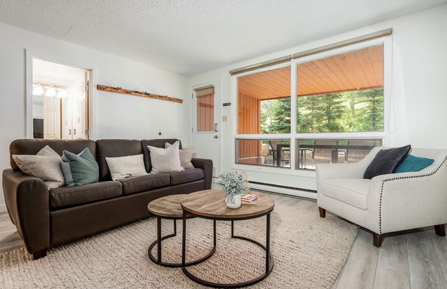Fully RENOVATED Studio | Ski In/Out: Closest Condo to Lift | Pool & Hot Tubs - Foto 8