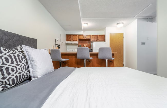 Fully RENOVATED Studio | Ski In/Out: Closest Condo to Lift | Pool & Hot Tubs - Foto 6