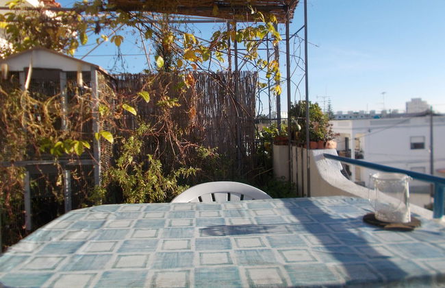Room in Guest Room - Private Room on a Terrace With Garden - Foto 10