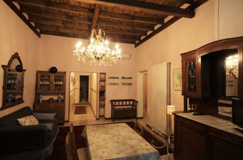 Photo 5 - Three-room Apartment in the 19th Century Courtyard