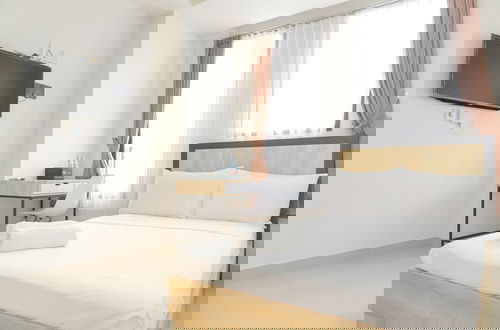 Photo 3 - Minimalist And Homey Studio At Evenciio Margonda Apartment