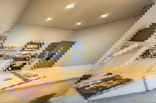 Foto 41 - 7brdowntown BIG & Moderngroups, Events & More!