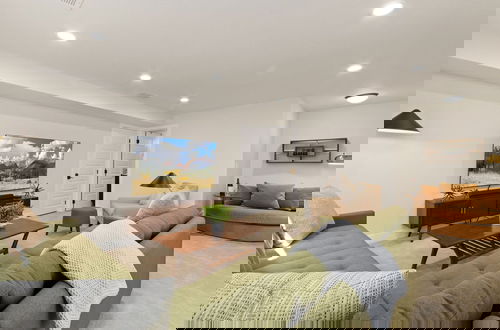 Foto 15 - Contemporary Gem - Rooftop Deck & Private Hot Tub!