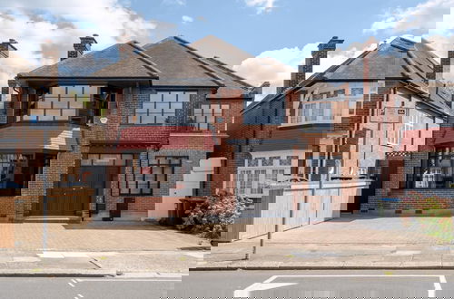 Foto 48 - Stunning 5 Bed House in Willesden Green!