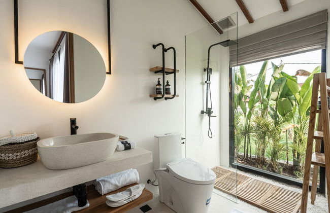 Udara by EVDEkimi - Spacious 4BR Pool villa with Lush garden at Artistic Center of Ubud - Photo 49