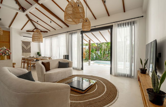 Udara by EVDEkimi - Spacious 4BR Pool villa with Lush garden at Artistic Center of Ubud - Photo 39