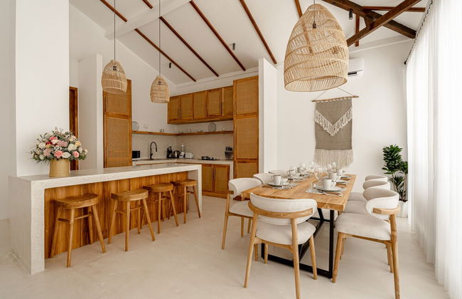 Udara by EVDEkimi - Spacious 4BR Pool villa with Lush garden at Artistic Center of Ubud - Photo 62