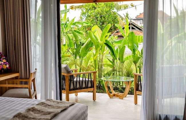 Udara by EVDEkimi - Spacious 4BR Pool villa with Lush garden at Artistic Center of Ubud - Photo 37