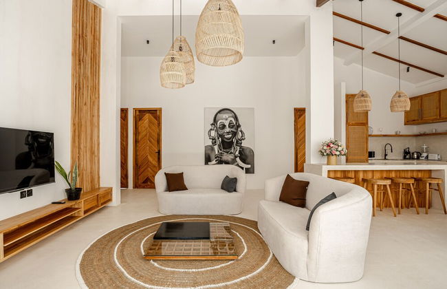 Udara by EVDEkimi - Spacious 4BR Pool villa with Lush garden at Artistic Center of Ubud - Photo 32