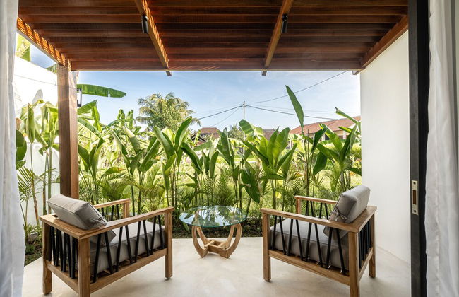 Udara by EVDEkimi - Spacious 4BR Pool villa with Lush garden at Artistic Center of Ubud - Photo 36