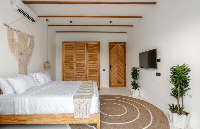 Udara by EVDEkimi - Spacious 4BR Pool villa with Lush garden at Artistic Center of Ubud - Photo 5