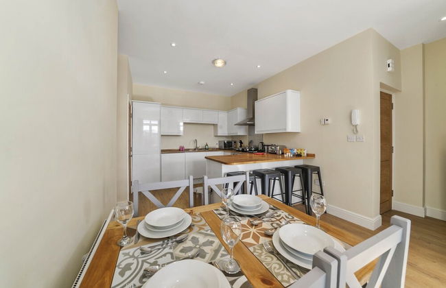 Luxury 2 Bedroom Apartments with Parking - Foto 36