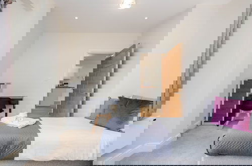 Foto 31 - Luxury 2 Bedroom Apartments with Parking