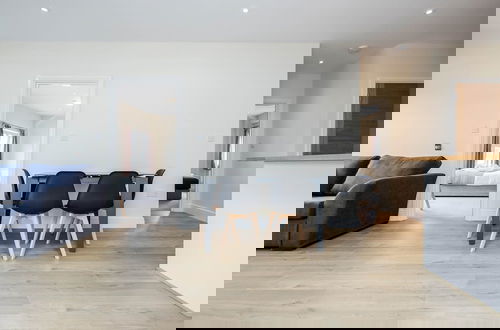 Foto 66 - Luxury 2 Bedroom Apartments with Parking