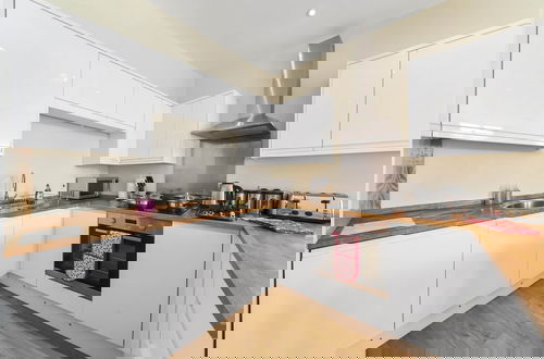 Foto 41 - Luxury 2 Bedroom Apartments with Parking