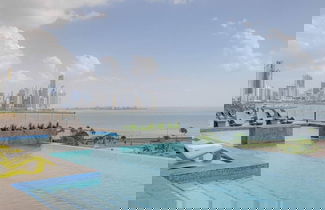 Foto 1 - Oceanfront Designer Apartment PH The Sands, Next to Hilton
