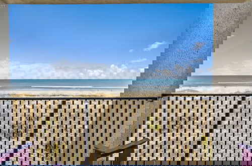 Foto 24 - Brilliantly Decorated Condo for Your Perfect Beach Escape by RedAwning