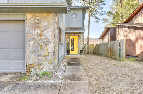 Photo 2 - Shalimar Townhome w/ Screened Porch: 6 Mi to Beach