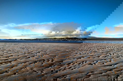 Photo 1 - Beautiful 2-bed Apartment in Rhosneigr