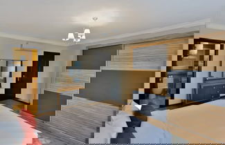 Photo 2 - Parkside boutique 3 bedroom apartment