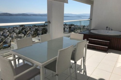 Foto 17 - 2 Bed Penthouse Apartment With Stunning Sea View