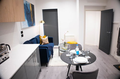 Photo 16 - Premium 1 Bed Serviced Apartment in Greater London