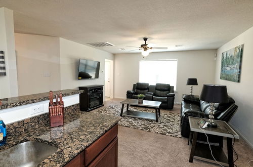 Photo 2 - 3Bdrm 2Bath 5Beds - IAH Airport, Humble