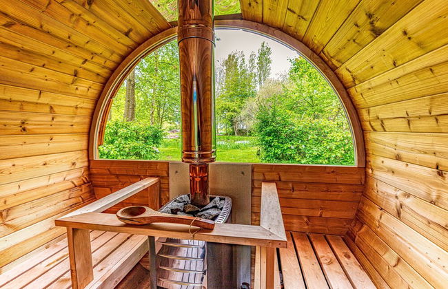 Narrowboat With Hot Tub, Spa, Cruising And More - Foto 26