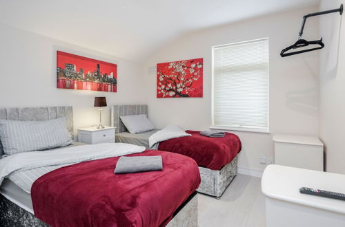 Photo 3 - Bedford Hospital Studio Apartment - Victoria D