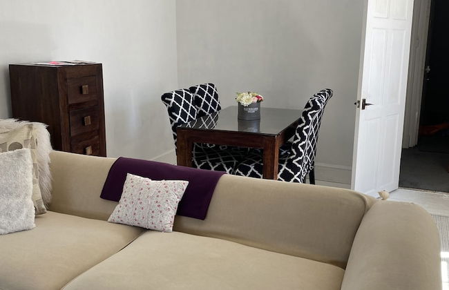 Stunning 2-bed Apartment Above Schooners Bar - Photo 21