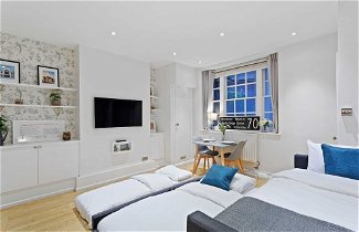 Photo 1 - Trendy 1 Bedroom Apartment in the Heart of London