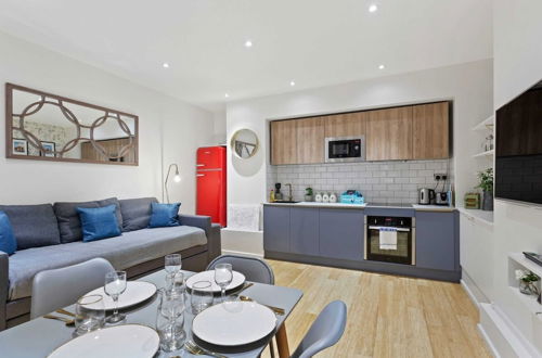 Photo 13 - Trendy 1 Bedroom Apartment in the Heart of London