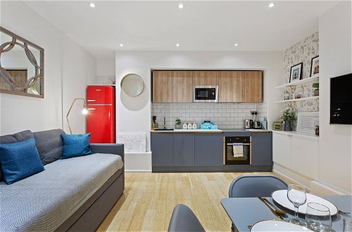 Photo 6 - Trendy 1 Bedroom Apartment in the Heart of London