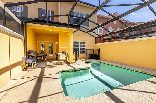 Photo 5 - Stunning Townhome With Private Pool Close to Disney by Redawning