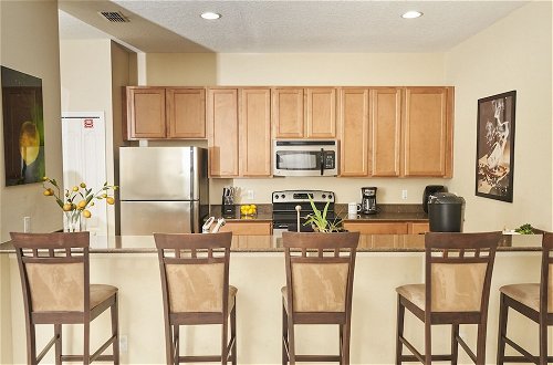 Foto 15 - Stunning Townhome With Private Pool Close to Disney by Redawning