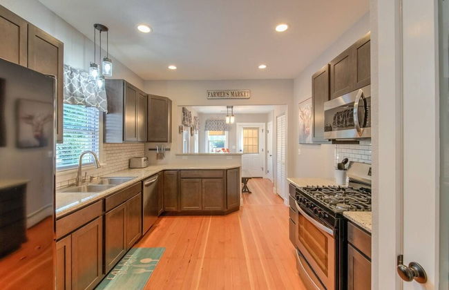 Couple's Mountain Getaway Close to Everything! - Foto 18