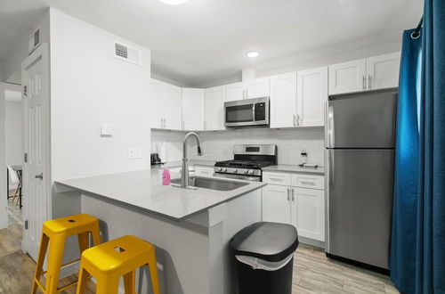 Photo 28 - Stylish 1BR Near UT Highland Evonify