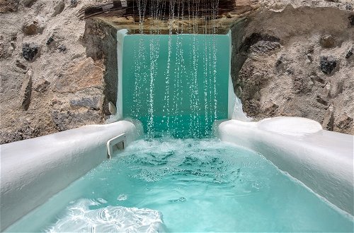 Photo 1 - Dandy Cave Villa-Private Luxurious Waterfall Pool - Hot Tub