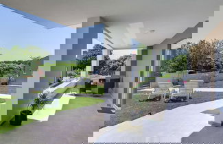 Foto 1 - Modern Villa in Pula With Garden