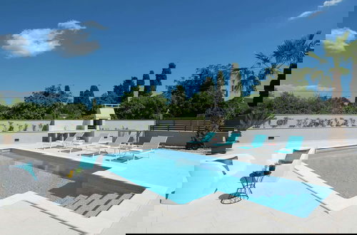 Foto 2 - Appartamento con 3 camere da letto a Fažana con piscina privata e giardino