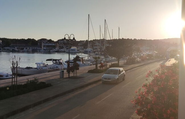 Stunning 2-bed House in Jezera With Sea Views - Foto 19