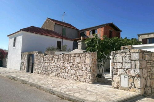 Foto 1 - Stunning 2-bed House in Jezera With Sea Views