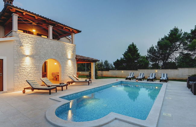 Detached Villa With Swimming Pool in the South of Istria Near the Sea - Foto 27