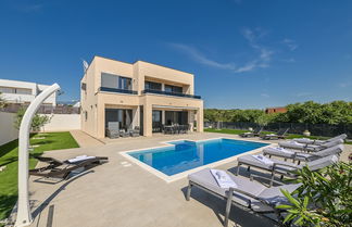 Foto 1 - Luxury Villa Horizon with Private Pool