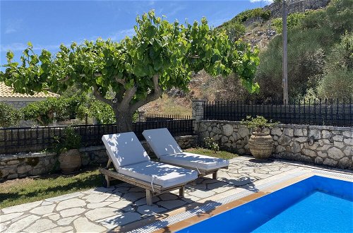 Foto 14 - Executive Villa Meganisi With Private Pool