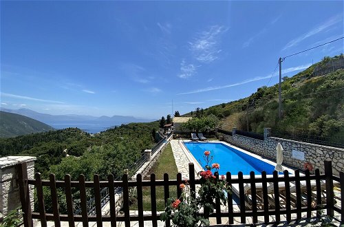 Foto 16 - Executive Villa Meganisi With Private Pool