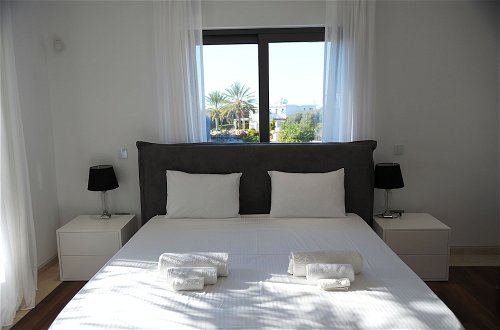 Photo 18 - Luxury 6 Bedroom Villa With Privet Pool in Paphos